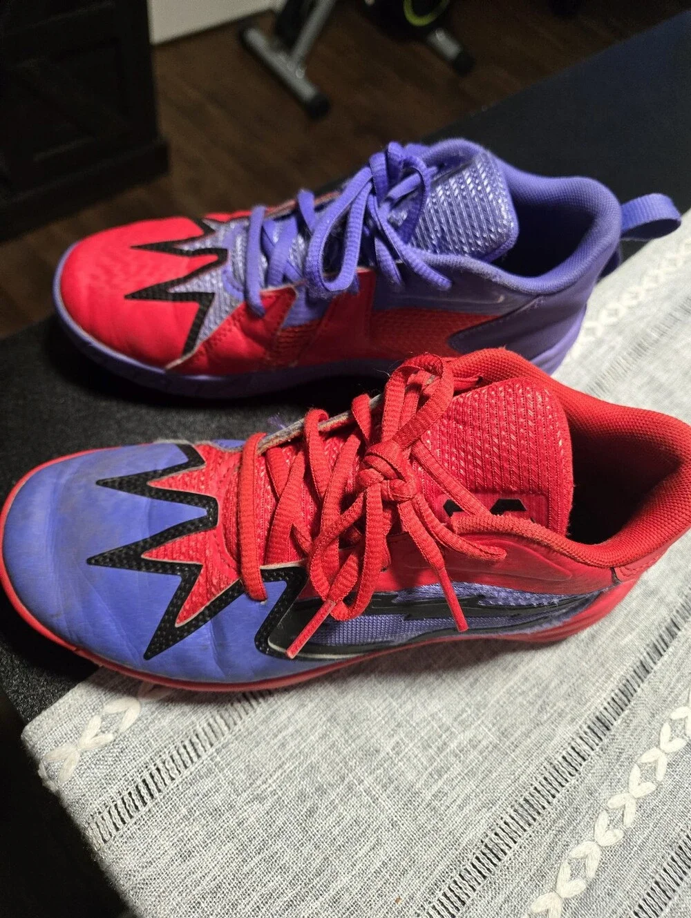 PUMA Scoot Zeros 'Pred' Basketball Shoes, Kids SIZE 3C, Purple & Red